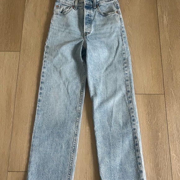 Levi’s Ribcage straight women’s size 25 light blue wash - Picture 2 of 6